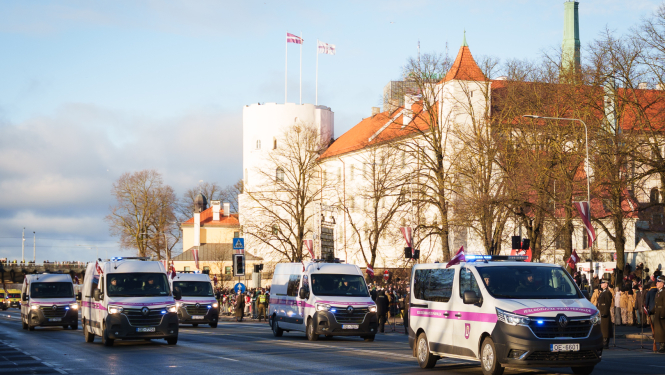 Ieslodzījuma vietu pārvaldes Konvojēšanas vienība pirmo reizi piedalās vaalsts svētku militāraajā parādē