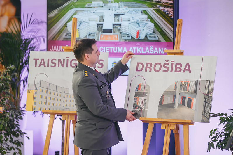 Pārvaldes priekšnieks ar plāksni