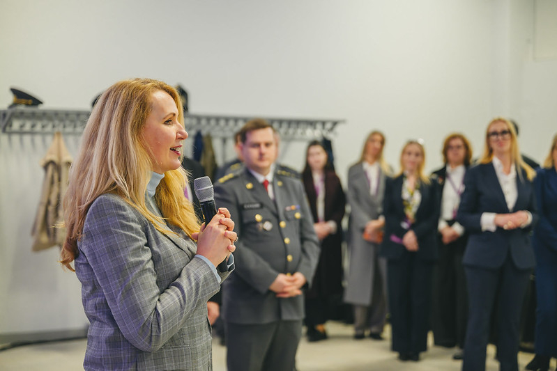 Ministres uzruna komandai